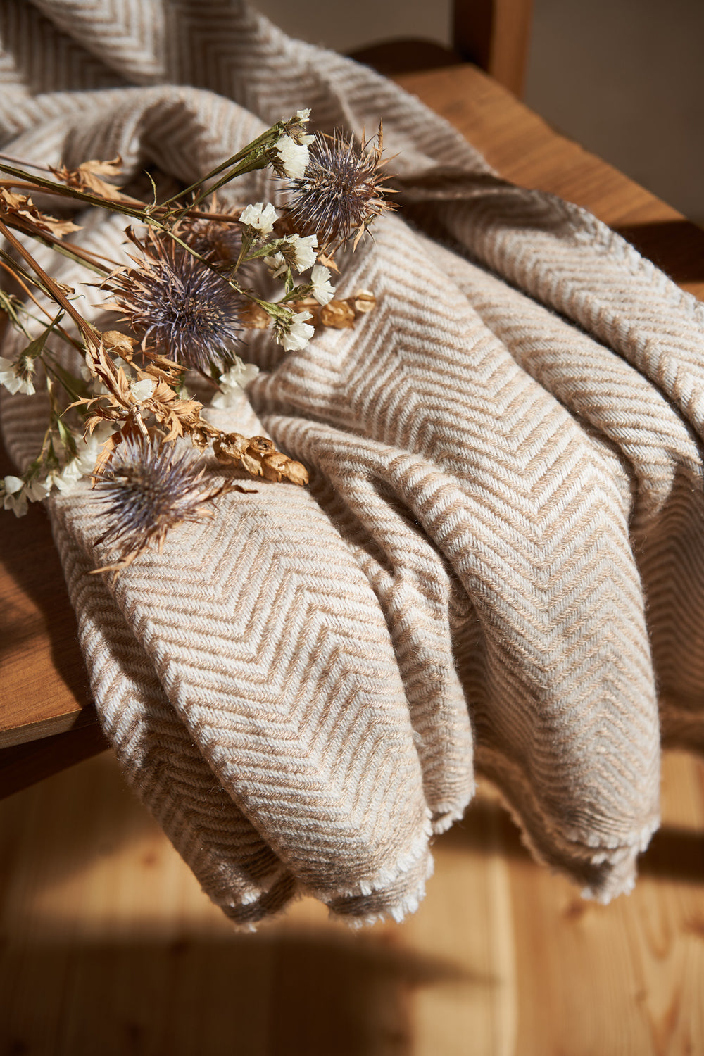 Kaschmirdecke ~ BALI, Wolldecke aus Kaschmir, Cashmere blanket, Große Überwurfdecke, Weich, leicht und dünn, In leichtem Rosa 