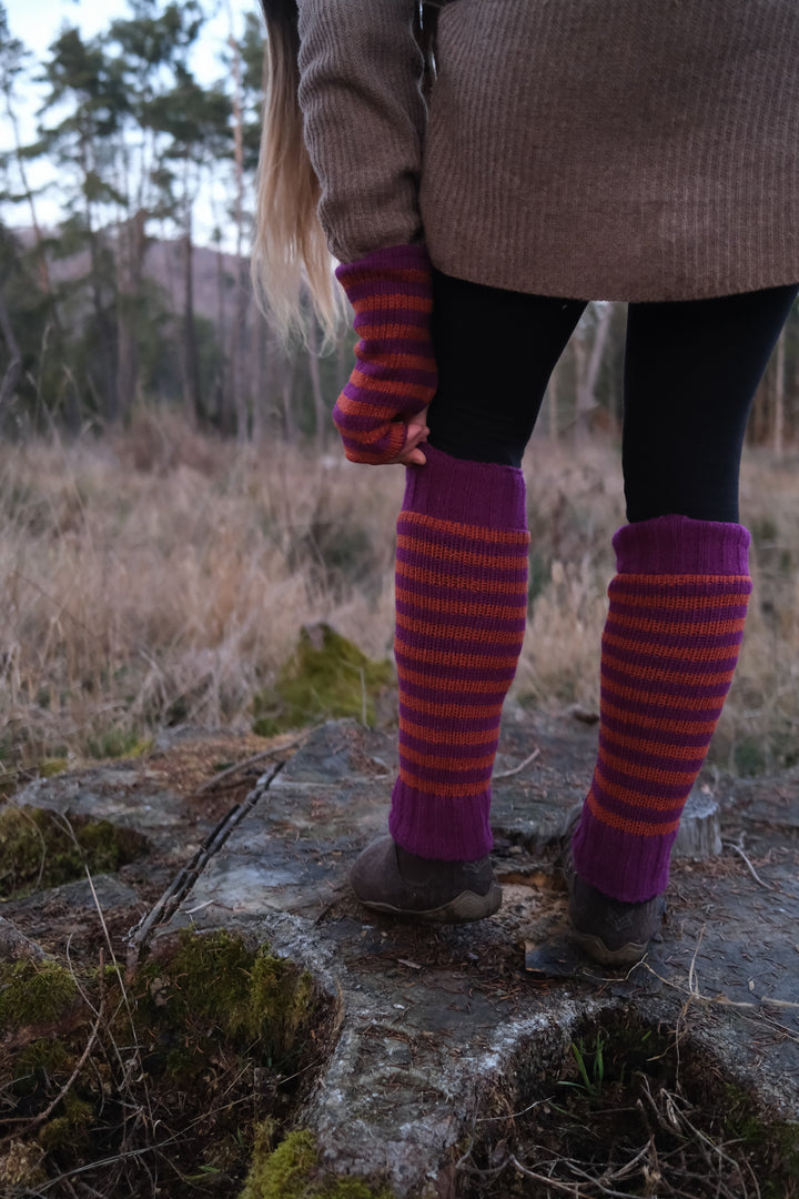 Feeded gauntlets made of wool