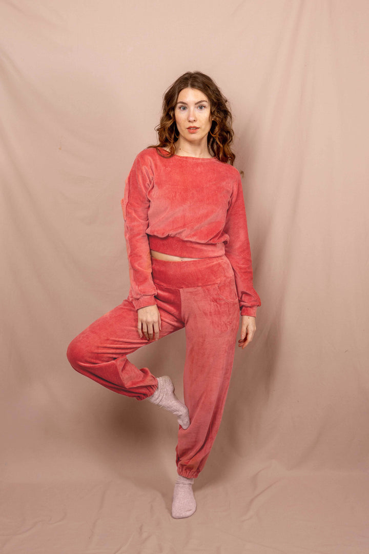 Samtpulli in Rosa, Bequemer Pullover, Set Jogging, Oberteil und Hose, Zuhauseklamotte 