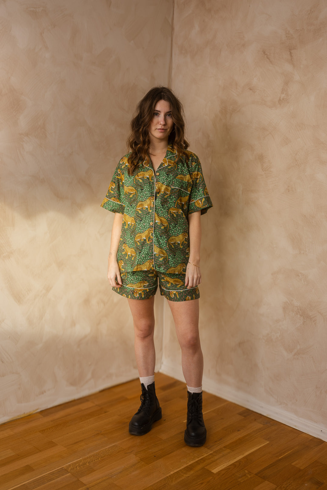 Stylisches Pyjama Set, Tiger Print Schlafanzug, Grün, Kurze Nachtwäsche, Unisex Pyjama aus Baumwolle, Trendige Muster 