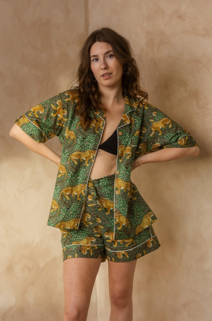 Stylisches Pyjama Set, Tiger Print Schlafanzug, Grün, Kurze Nachtwäsche, Unisex Pyjama aus Baumwolle, Trendige Muster 