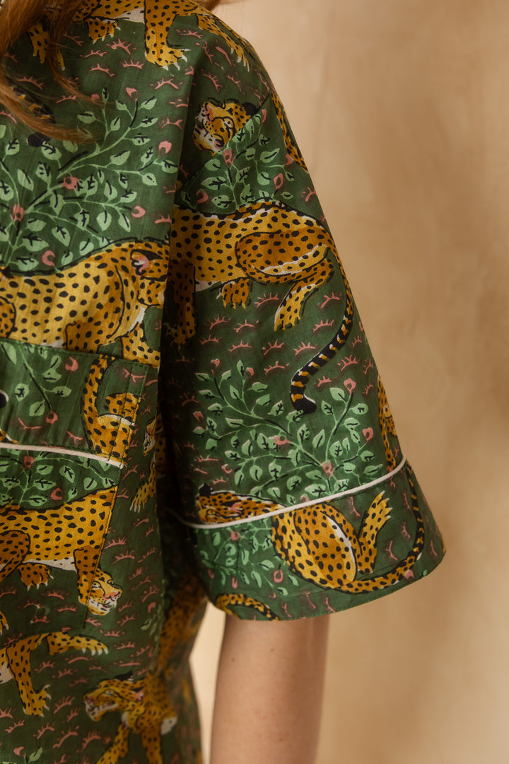 Stylisches Pyjama Set, Tiger Print Schlafanzug, Grün, Kurze Nachtwäsche, Unisex Pyjama aus Baumwolle, Trendige Muster 