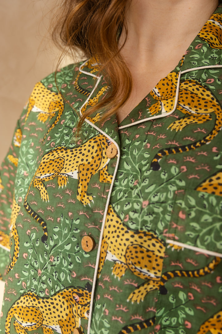 Stylisches Pyjama Set, Tiger Print Schlafanzug, Grün, Kurze Nachtwäsche, Unisex Pyjama aus Baumwolle, Trendige Muster 
