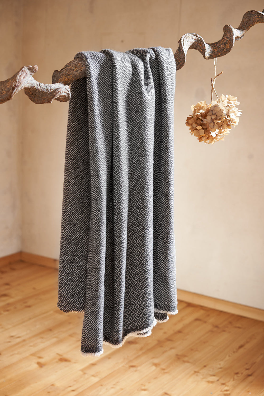 Kaschmirdecke ~ DIAMOND Black, Wolldecke aus Kaschmir, Cashmere blanket, Große Überwurfdecke, Weich, leicht und dünn 