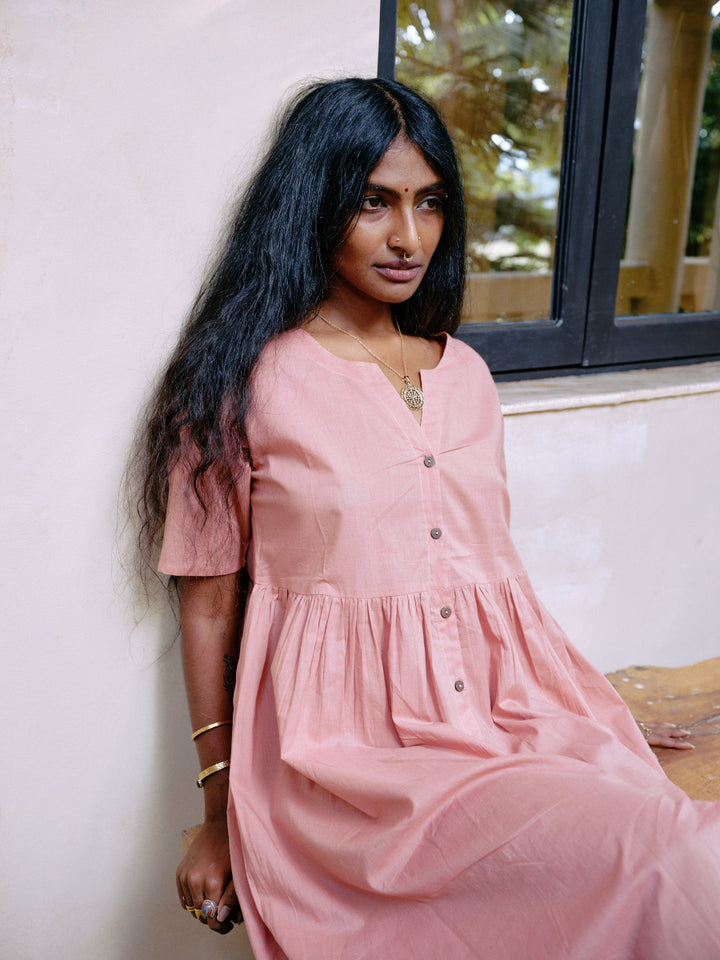Rosa Sommerkleid aus reiner Baumwolle, Kleid mit Knöpfen.