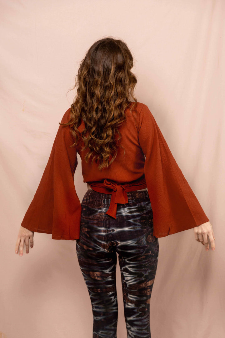 Lässiges Batik Wickeltop, Vintage Wickelbluse in Rost Rot, Bluse zum Wickeln, Top mit langen Ärmeln