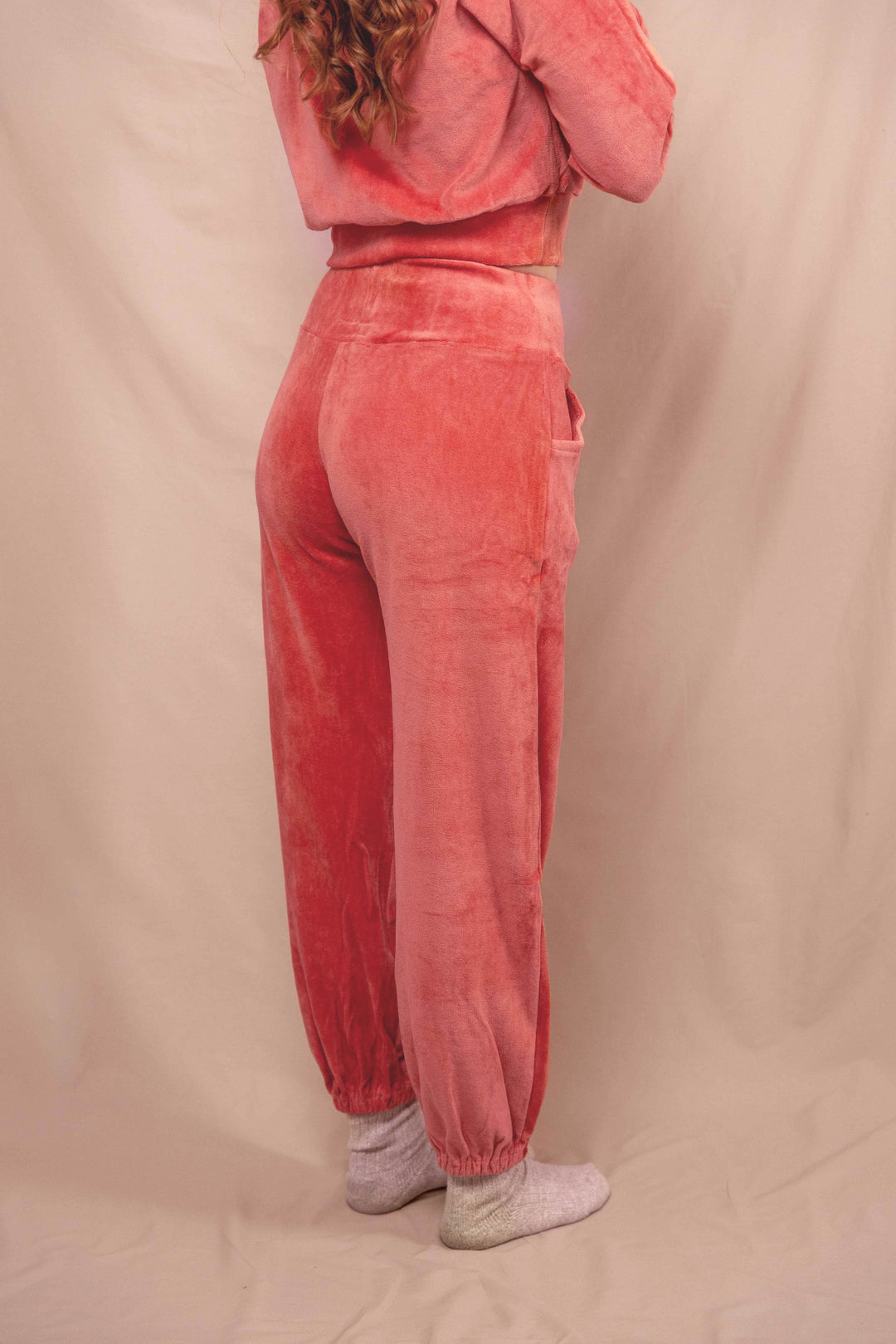 Samthose, Jogginghose in Rosa, mit Taschen,  Bequeme lockere Hose aus samt, sehr weich, 100% Baumwolle, weiche Baumwollhose, Set mit Oberteil