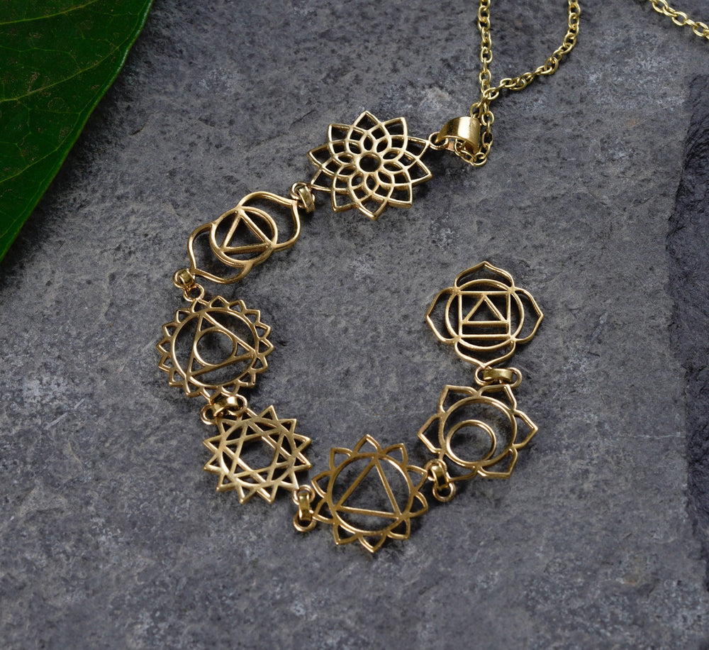 chakra Halskette, Messing Kette, Chakra Anhänger, Yoga Schmuck