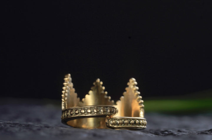 Ring aus Messing ~ Krone, Tiara ~ Majestätisch, Königlich ~ Altertümlich, keltisch