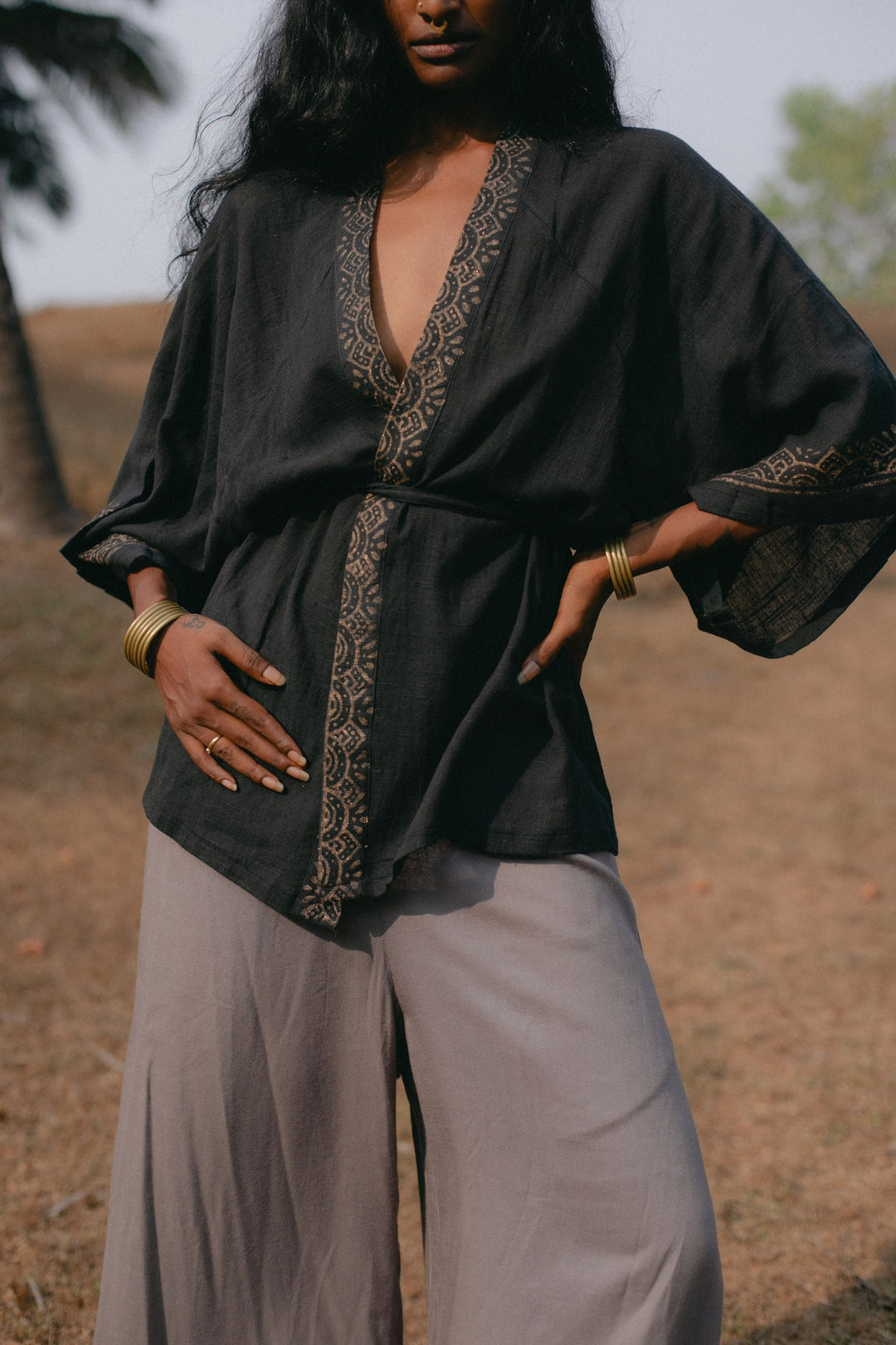 Vintage Kimono in Schwarz, Kimono Jacke, offene Bluse, Morgenmantel, kurzer Kimono aus 100% Baumwolle, Bademantel, Strandkimono