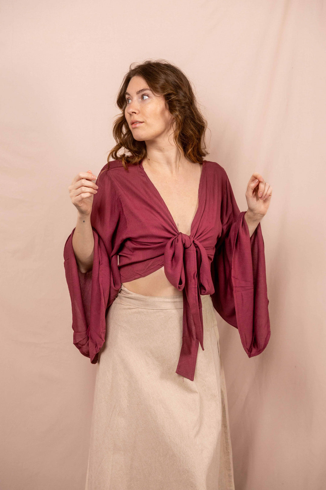 Lässiges Batik Wickeltop, Vintage Wickelbluse in Malve Rot, Bluse zum Wickeln, Top mit langen Ärmeln