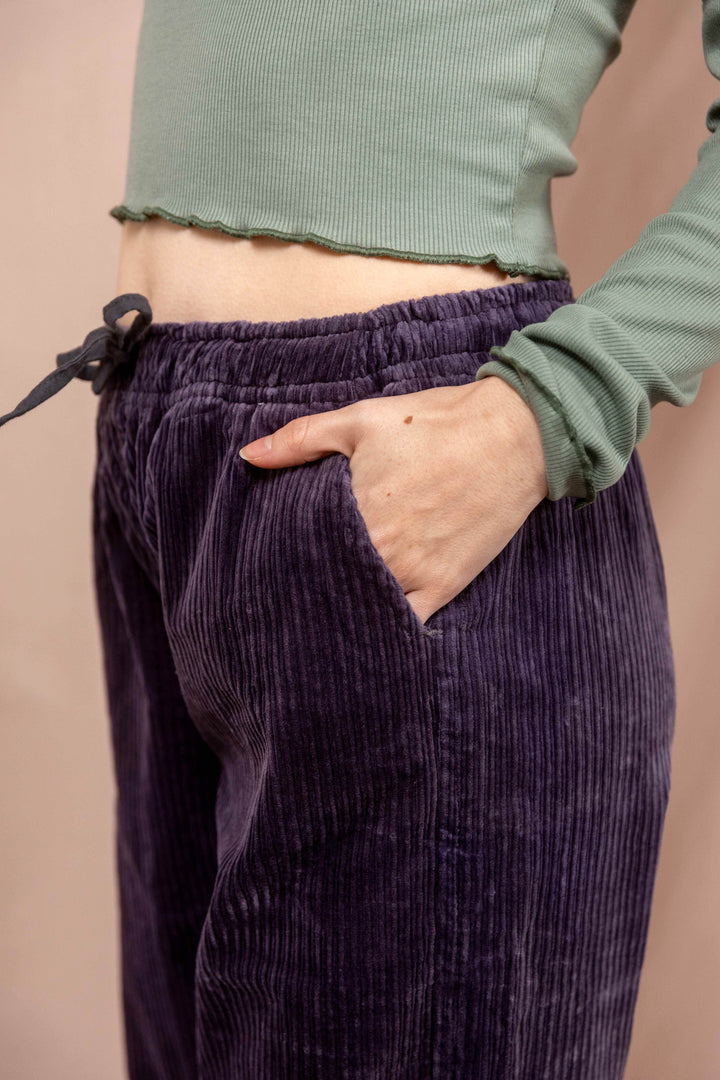 Lila Cord Hose, lässige Cordhose, Purple Hose aus 100% Baumwolle, Baumwollhose cord, Taschen