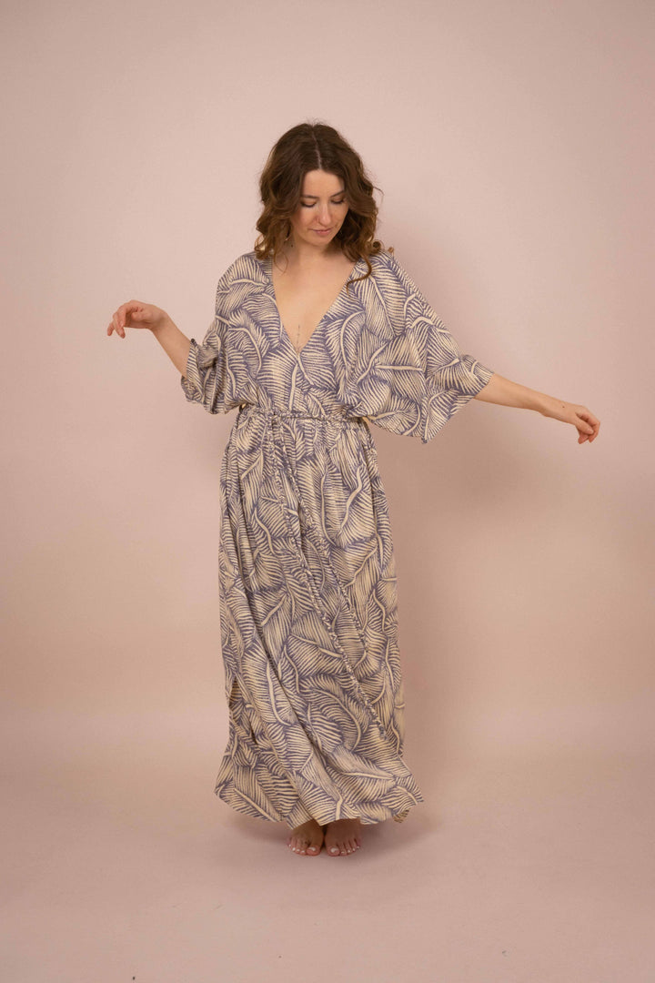 Kleid ~ GAIA LEAVES