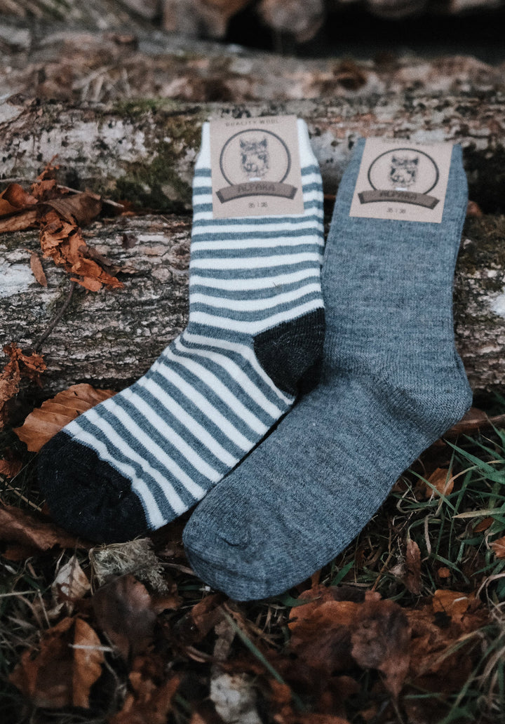 Superwarme Alpaka Socken gestreift grau/weiß ~ 2 Paar