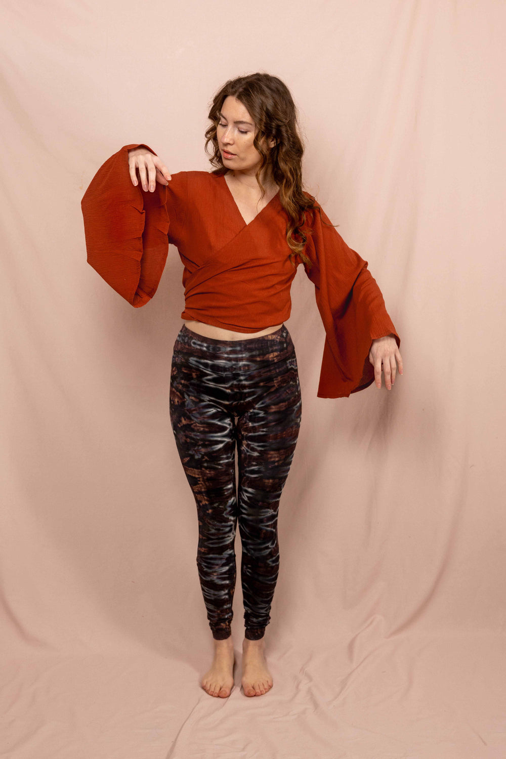 Lässiges Batik Wickeltop, Vintage Wickelbluse in Rost Rot, Bluse zum Wickeln, Top mit langen Ärmeln