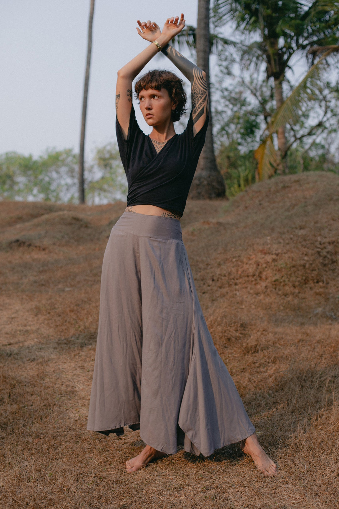 Butterfly pants, weite lockere Sommerhose, Leichte Übergangshose, weit ausgestellte Hose Damen, lässige Frauen Übergangshose, bequeme Hose