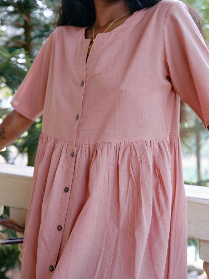 Rosa Sommerkleid aus reiner Baumwolle, Kleid mit Knöpfen.