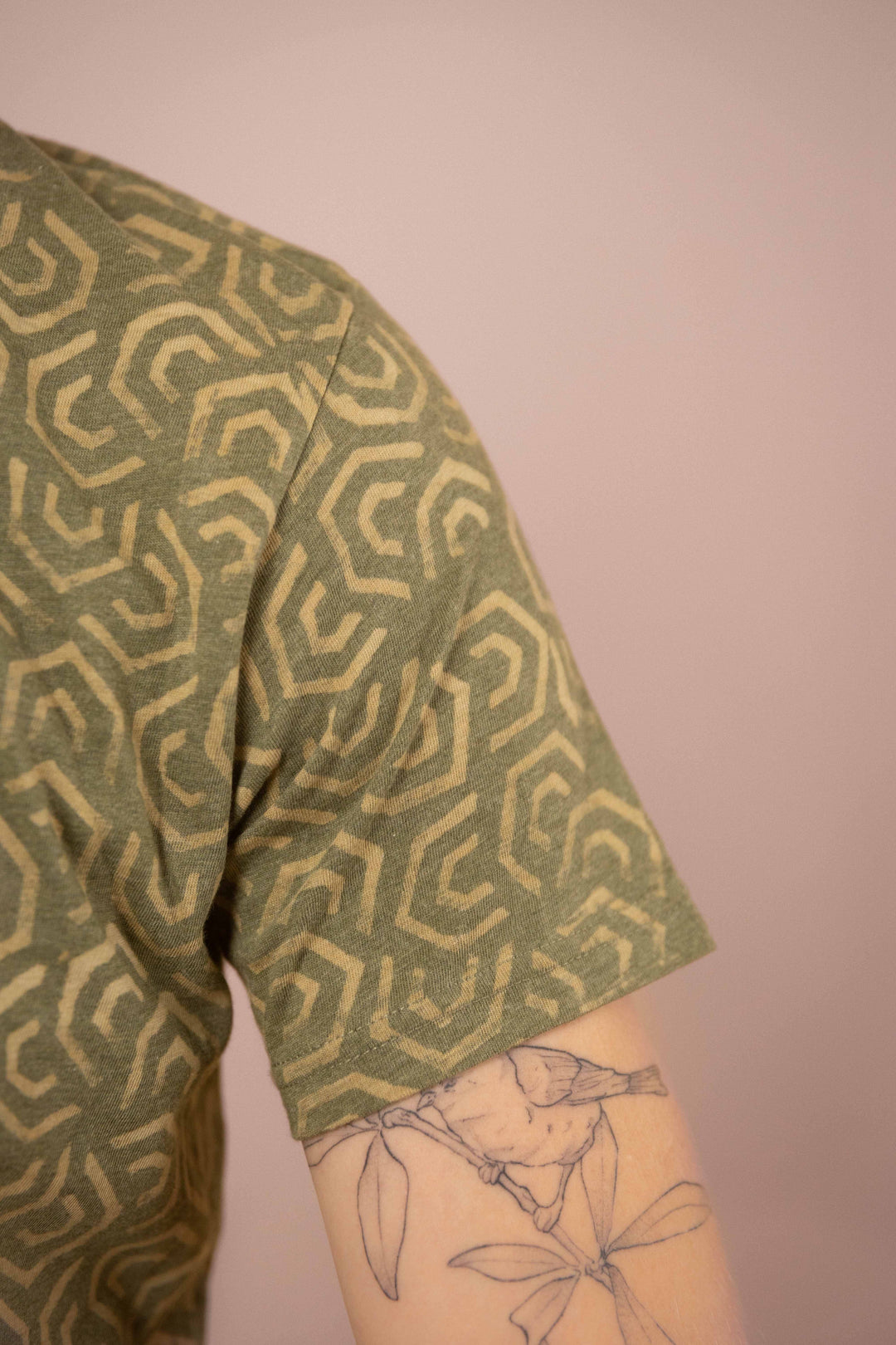 T-Shirt mit Blockprints grün