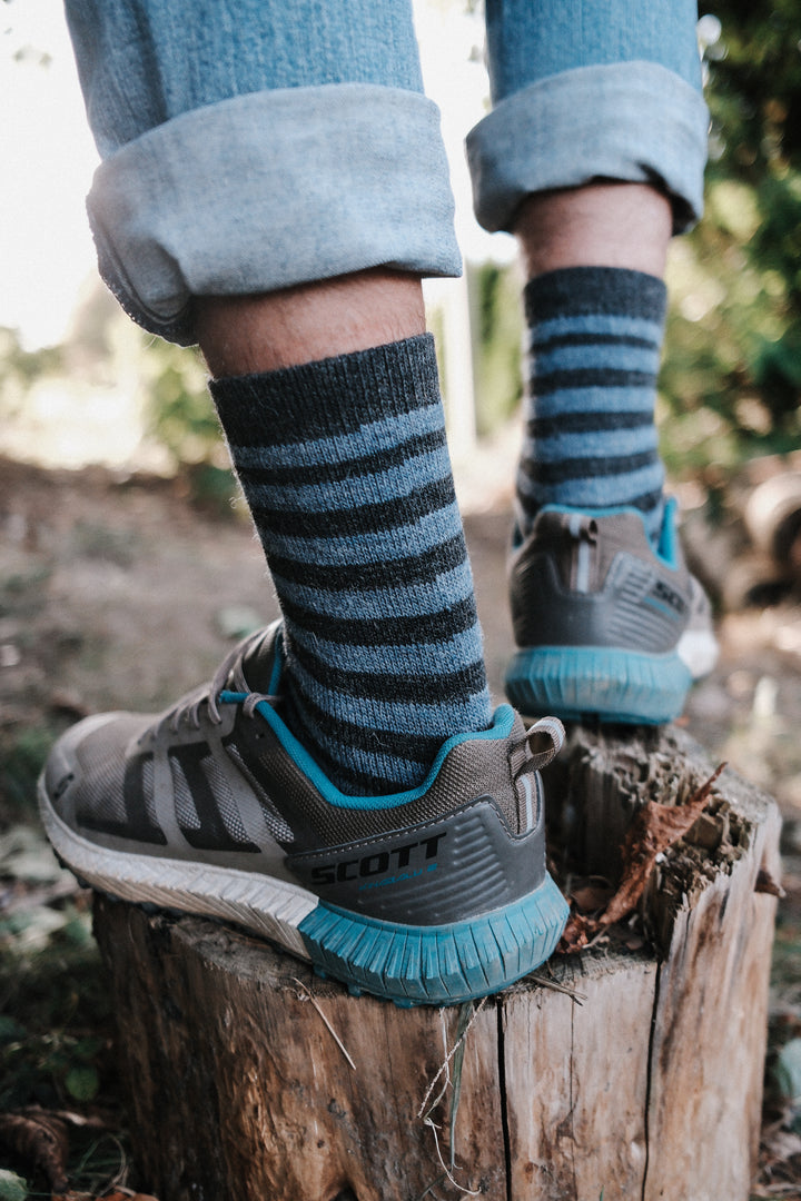 Superwarme Alpaka Socken gestreift blau/grau ~ 2 Paar