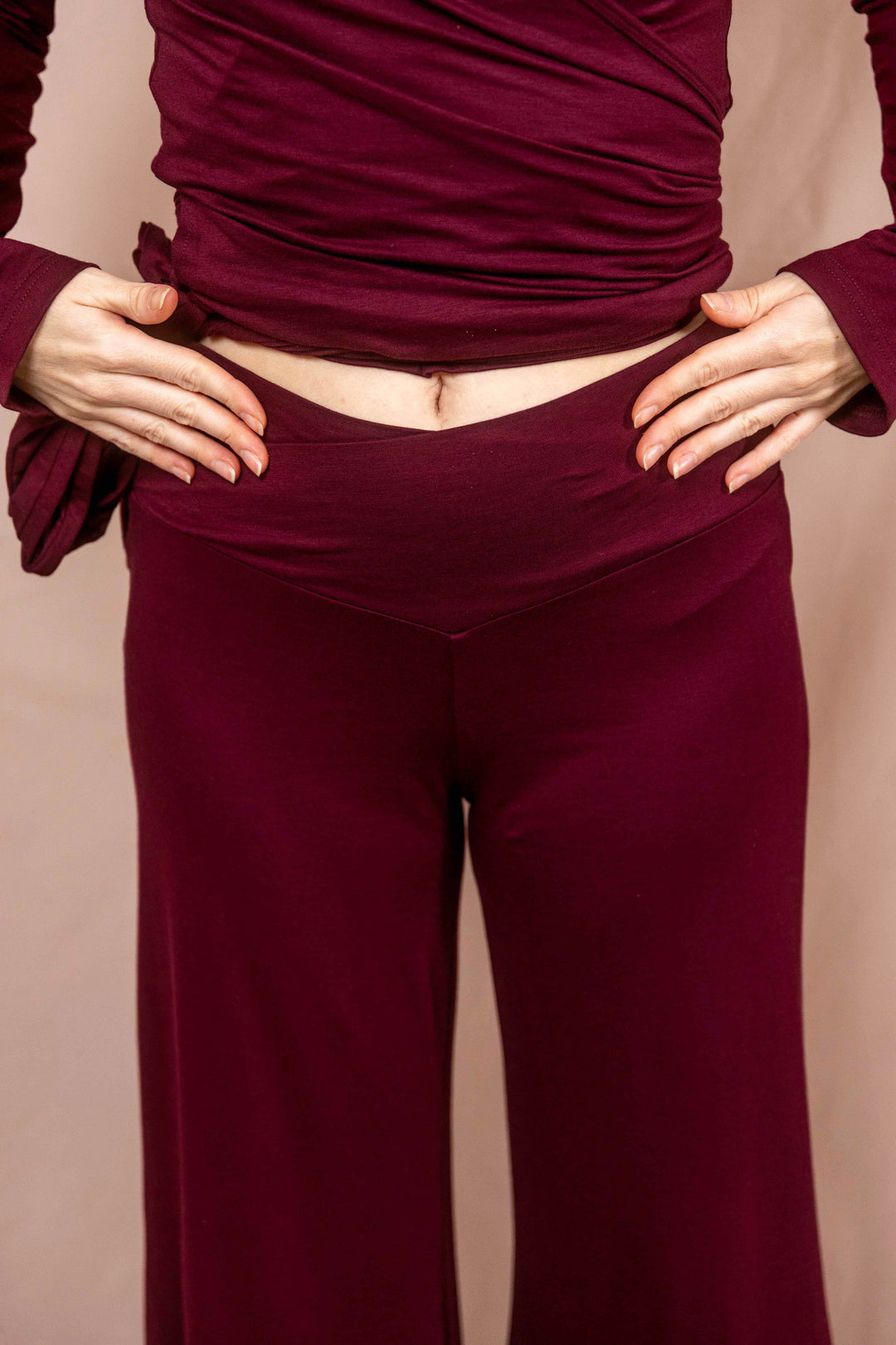 Schlaghose, Sporthose, Yogahose mit schlag in Rot / Aubergine, Hose, Set mit Oberteil