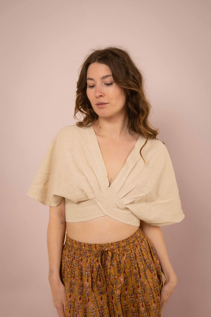 Feminines Top ~ SAKURA Naturweiß