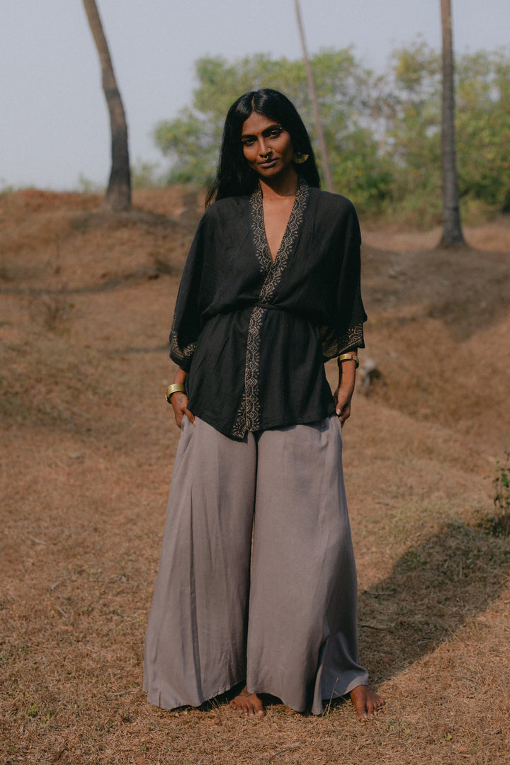 Vintage Kimono in Schwarz, Kimono Jacke, offene Bluse, Morgenmantel, kurzer Kimono aus 100% Baumwolle, Bademantel, Strandkimono