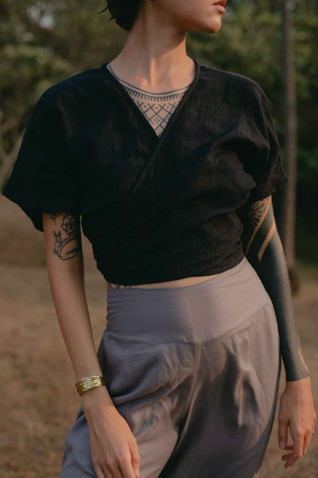 Butterfly pants, weite lockere Sommerhose, Leichte Übergangshose, weit ausgestellte Hose Damen, lässige Frauen Übergangshose, bequeme Hose in Grau Blau