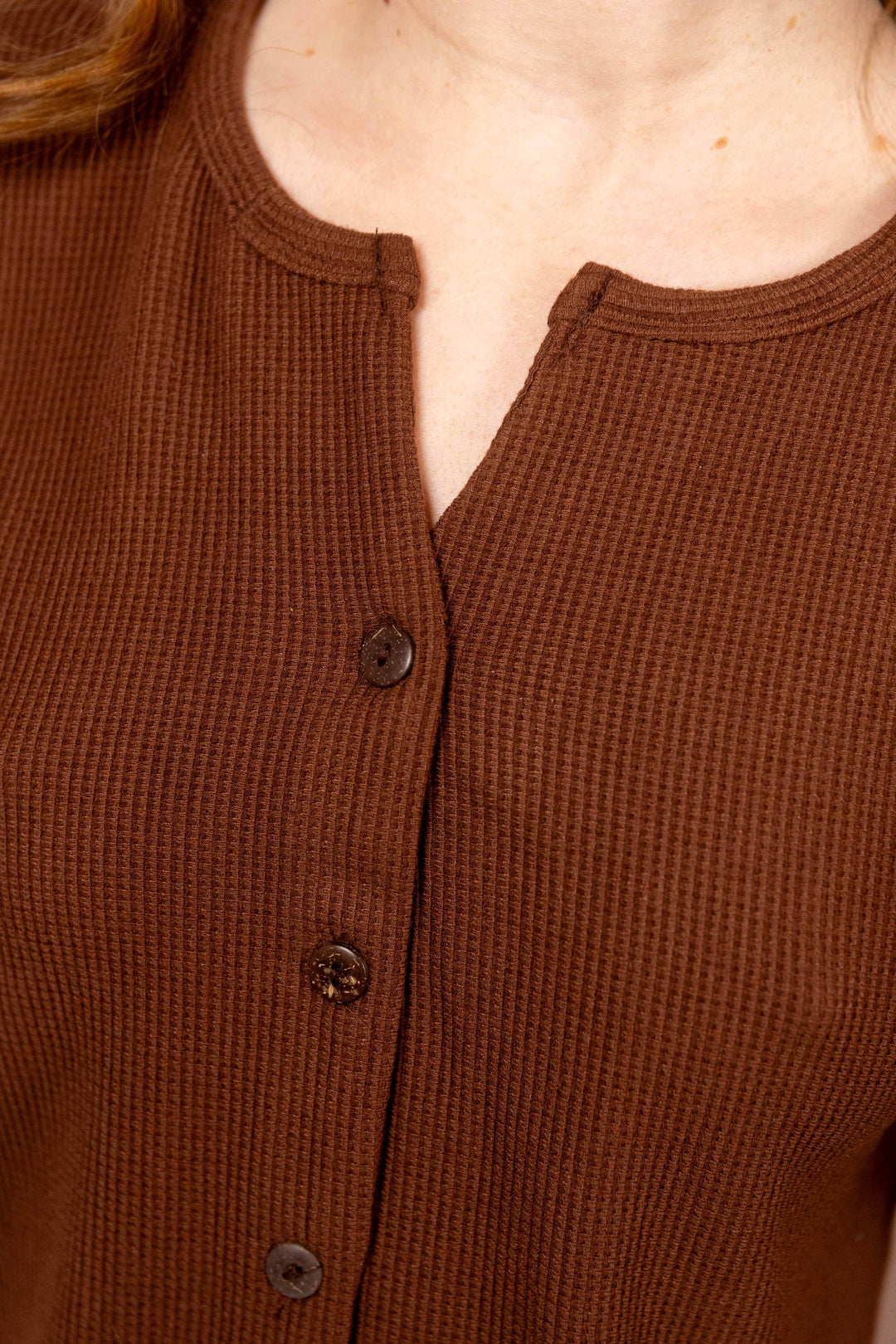 Helle Sommerbluse in Braun, Waffle Shirt, Top mit Knöpfen, Bluse, Kurzärmelig 