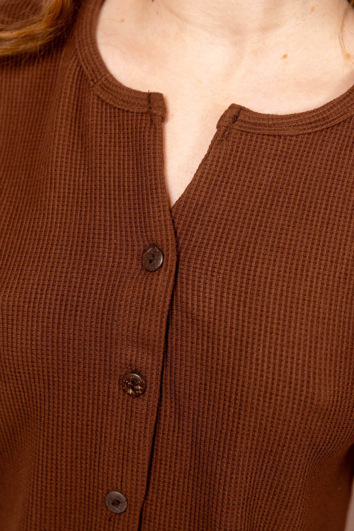 Helle Sommerbluse in Braun, Waffle Shirt, Top mit Knöpfen, Bluse, Kurzärmelig 