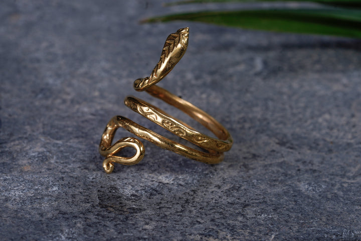 Ring ~ SERPENT MAMA ~ Messing