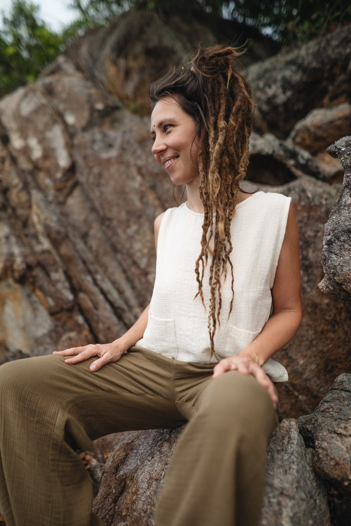 Ärmelloses Oberteil, Top, Aus Baumwolle, mit Tasche, T-Shirt, undyed, leicht und locker.