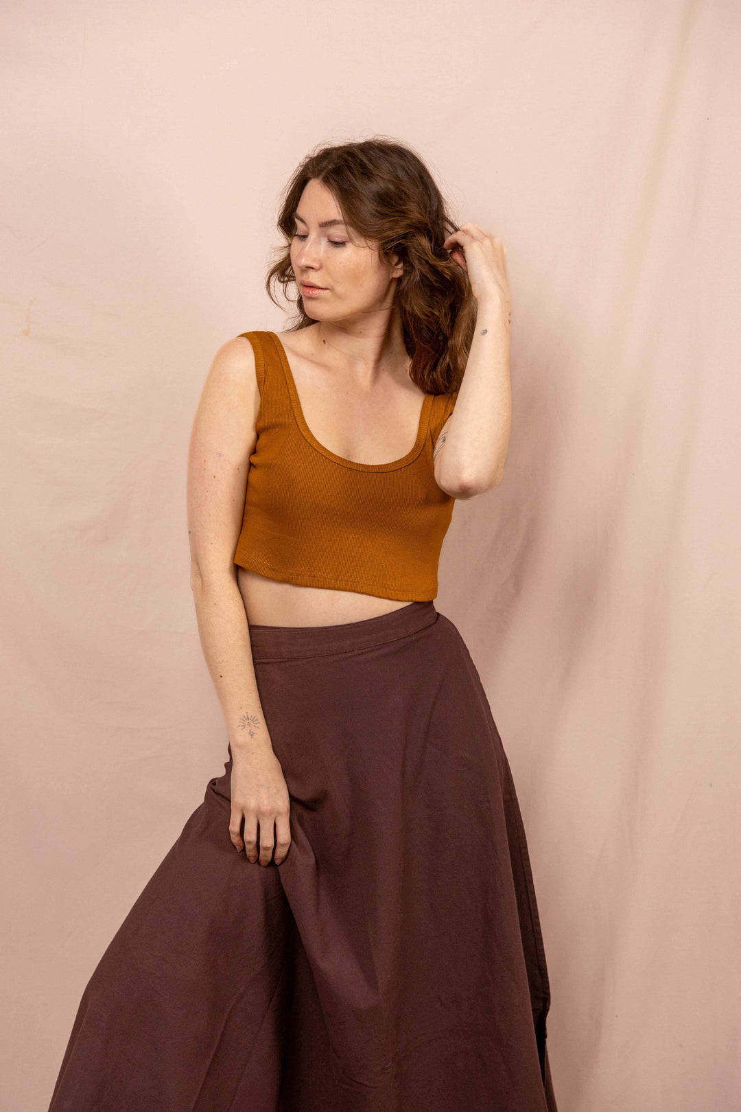 Feinripp Top, Unterhemd in Hell Braun, Bauchfreies Leichtes Oberteil, Bra Top, Crop Top