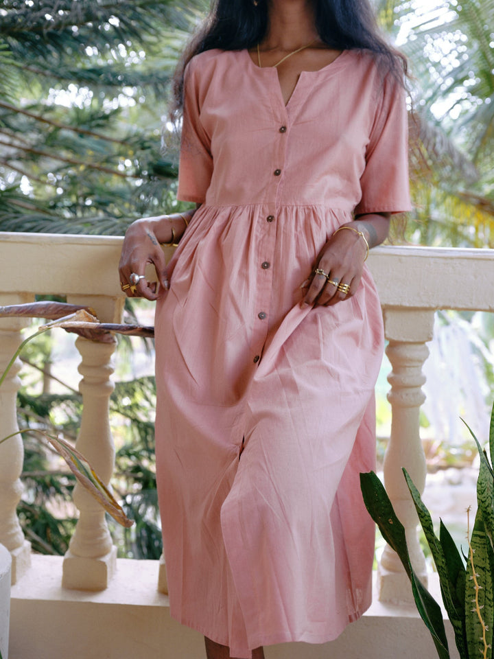 Rosa Sommerkleid aus reiner Baumwolle, Kleid mit Knöpfen.