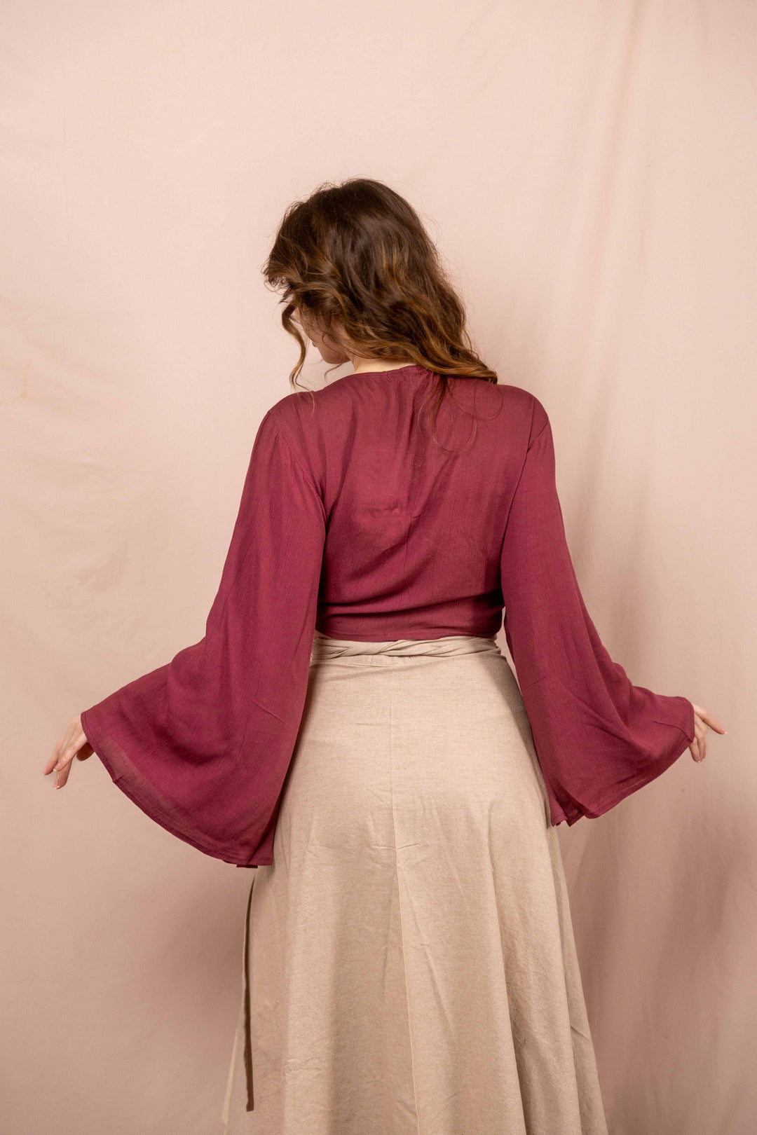 Lässiges Batik Wickeltop, Vintage Wickelbluse in Malve Rot, Bluse zum Wickeln, Top mit langen Ärmeln