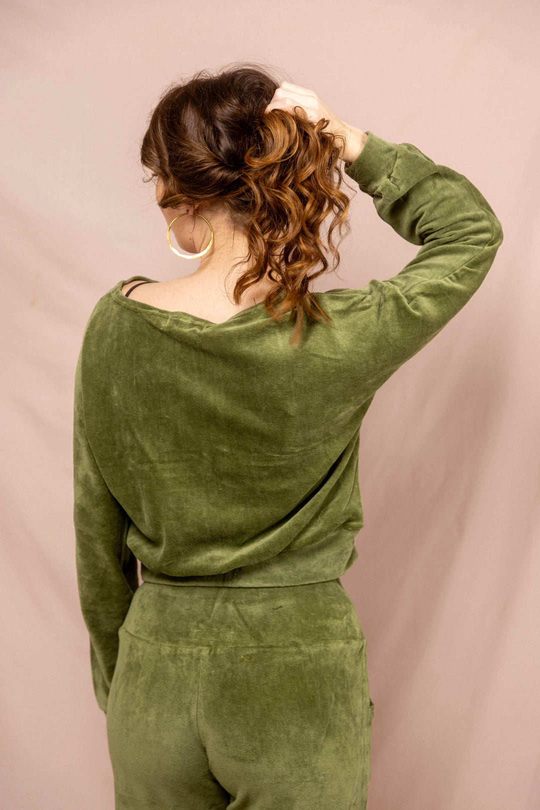 Samtpulli in Grün, Bequemer Pullover, Set Jogging, Oberteil und Hose, Zuhauseklamotte, Weich und Kuschelig, Pyjama-Set