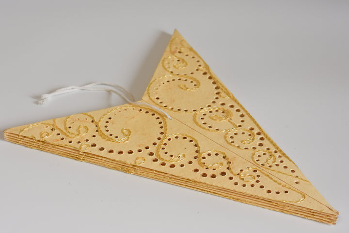 Bestickter Stern in CREME