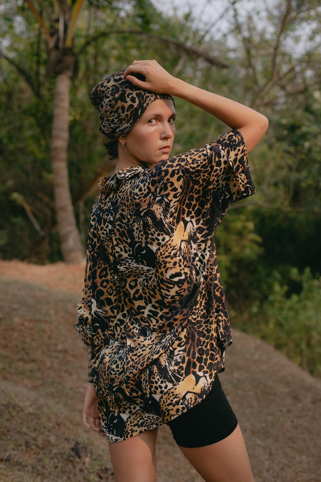Tiger Hemd, Tigerbluse, Bluse mit Tigerprint, Sommerbluse, Vintage Leo Shirt, weites Boho Strand shirt