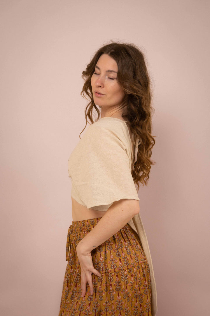 Feminines Top ~ SAKURA Naturweiß