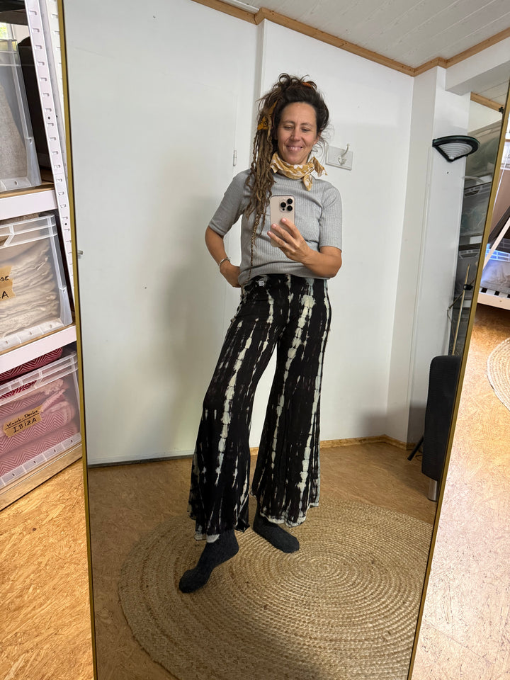 Sample Sale 