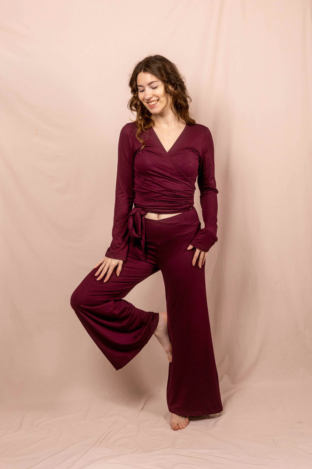 Schlaghose, Sporthose, Yogahose mit schlag in Rot / Aubergine, Hose