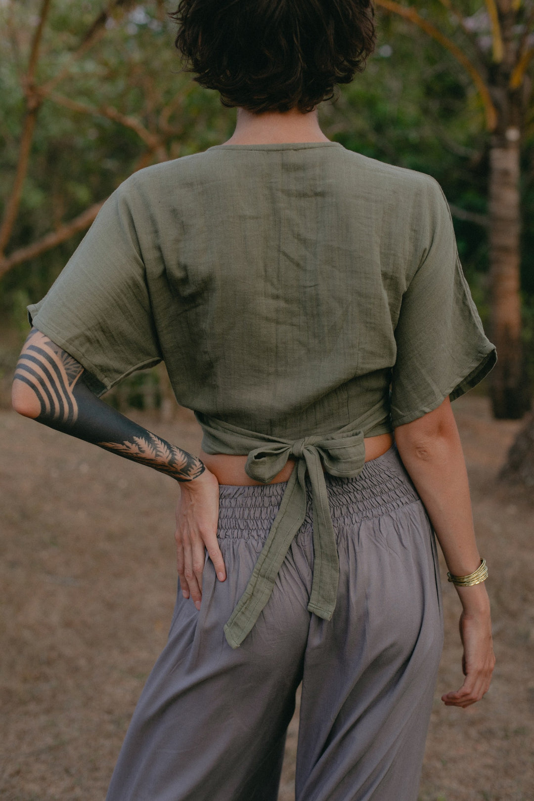 Butterfly pants, weite lockere Sommerhose, Leichte Übergangshose, weit ausgestellte Hose Damen, lässige Frauen Übergangshose, bequeme Hose in Grau Blau