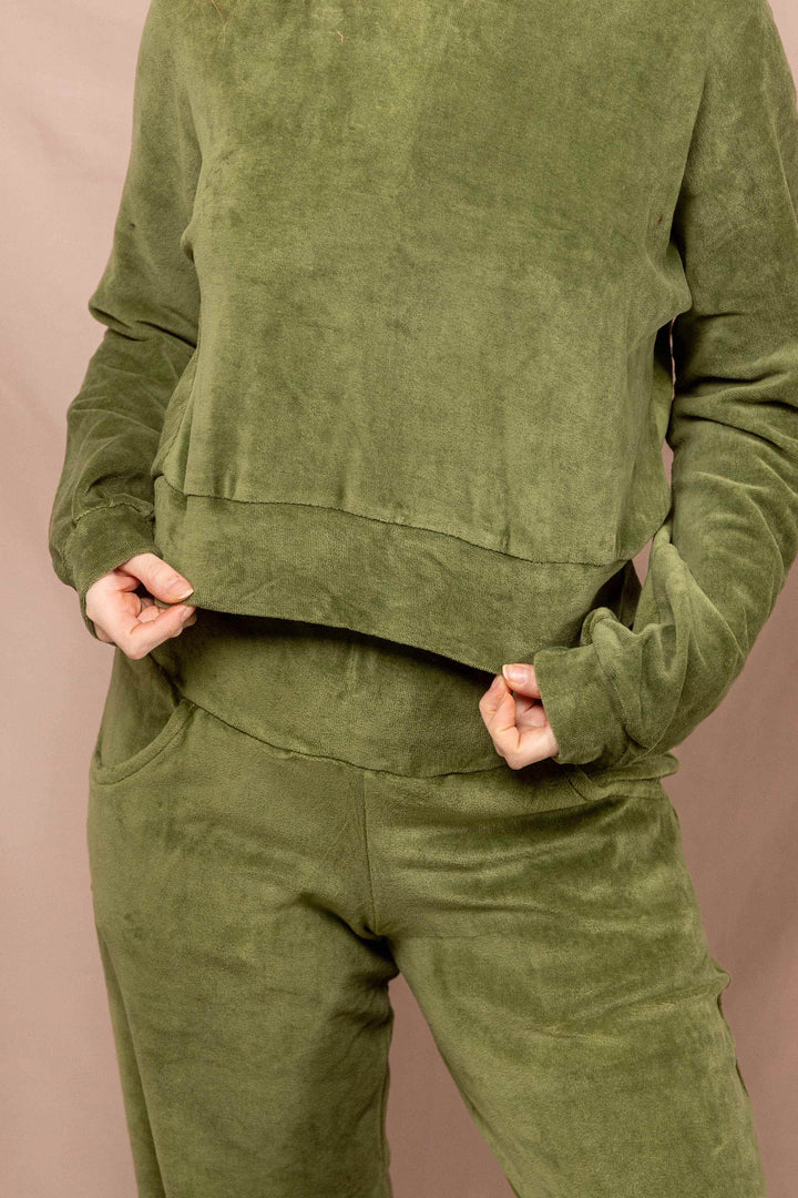 Samtpulli in Grün, Bequemer Pullover, Set Jogging, Oberteil und Hose, Zuhauseklamotte, Weich und Kuschelig, Pyjama-Set