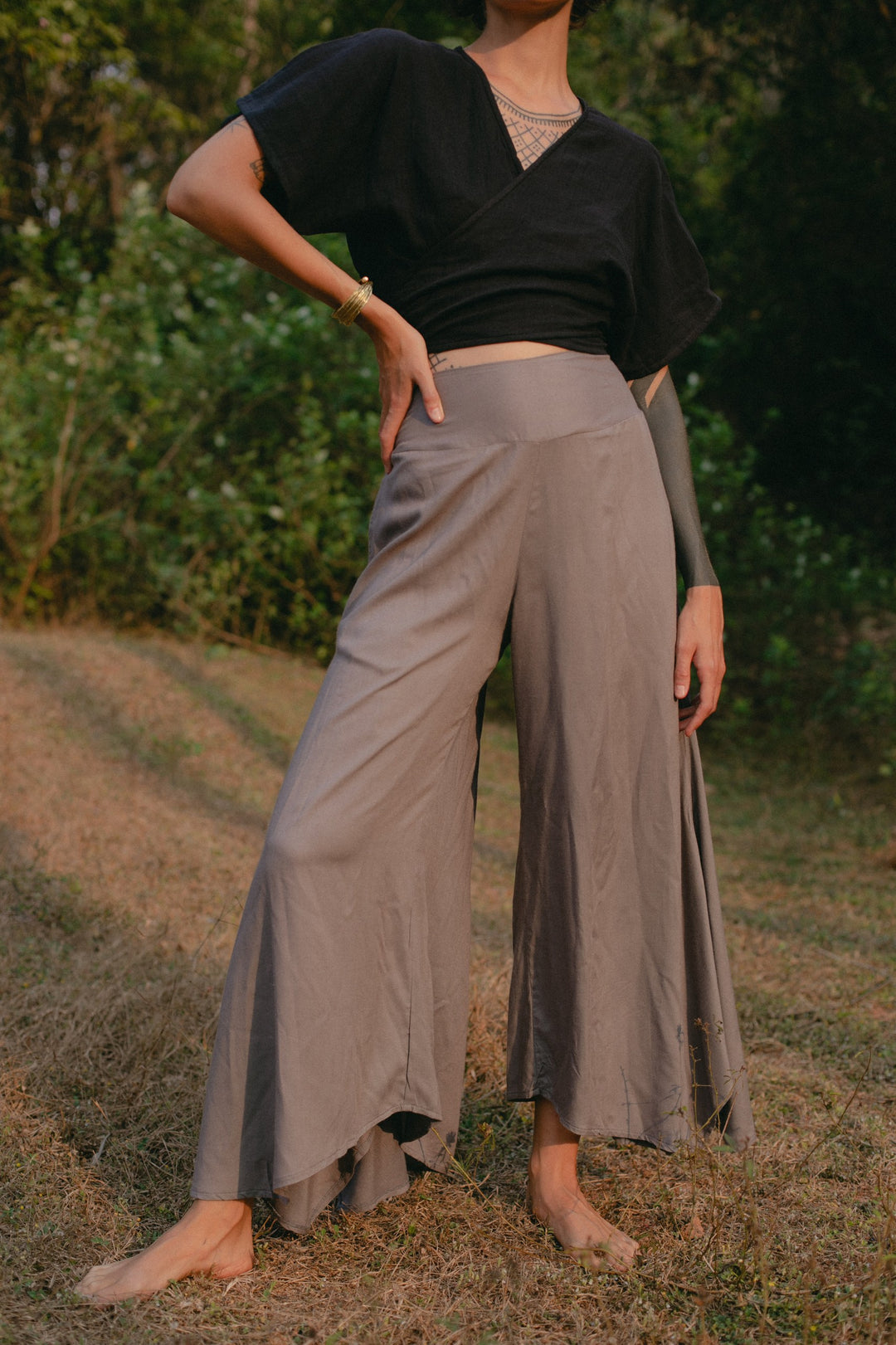 Butterfly pants, weite lockere Sommerhose, Leichte Übergangshose, weit ausgestellte Hose Damen, lässige Frauen Übergangshose, bequeme Hose