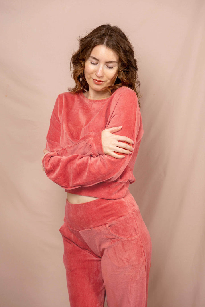 Samtpulli in Rosa, Bequemer Pullover, Set Jogging, Oberteil und Hose, Zuhauseklamotte 