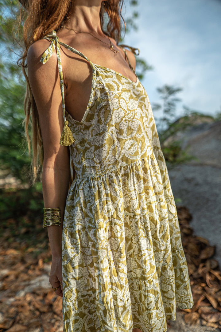 Helles Sommerkleid aus reiner Baumwolle. Blockprint Kleid.