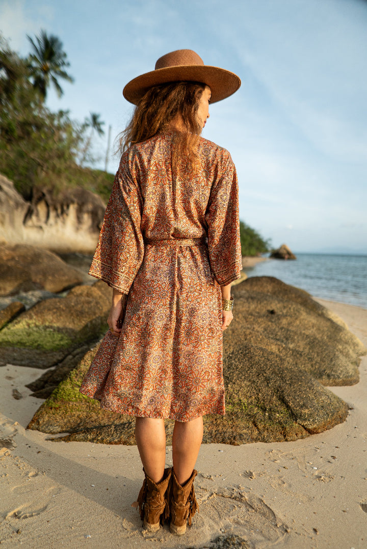 Farbenfroher Vintage Kimono, Bademantel, Sauna, Morgenmantel, Strandbekleidung, Strandmode, Strand Fashion.