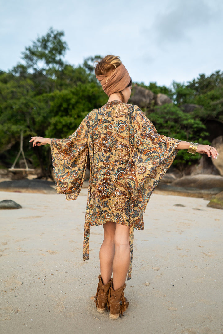 Vintage Kimono, Kurz, Abstrakte Muster, Strandkimono, Morgenmantel, Bademantel, Beach fashion.