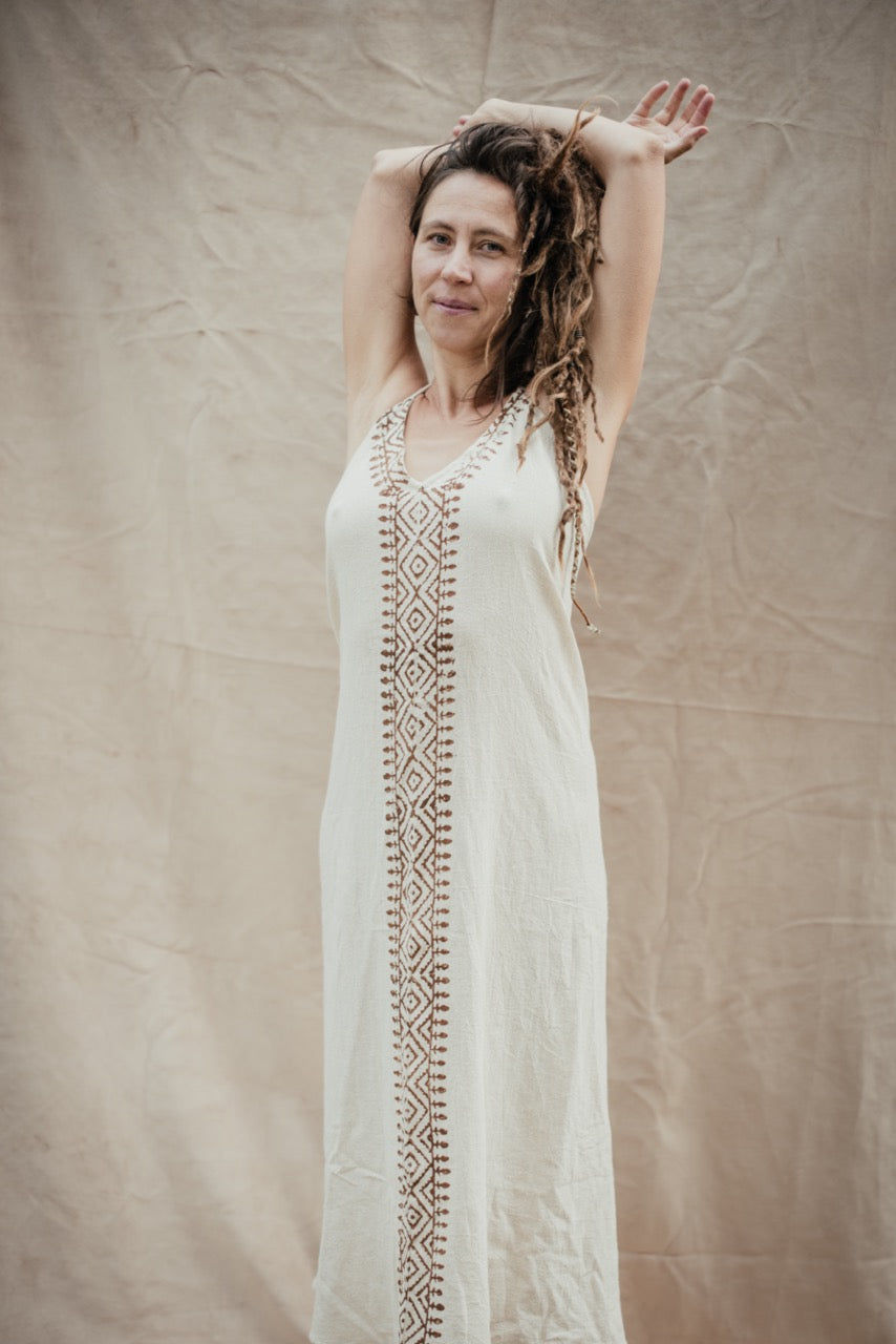 Kleid TARA aus Hanf-Leinen | naturweiß mit Blockprints