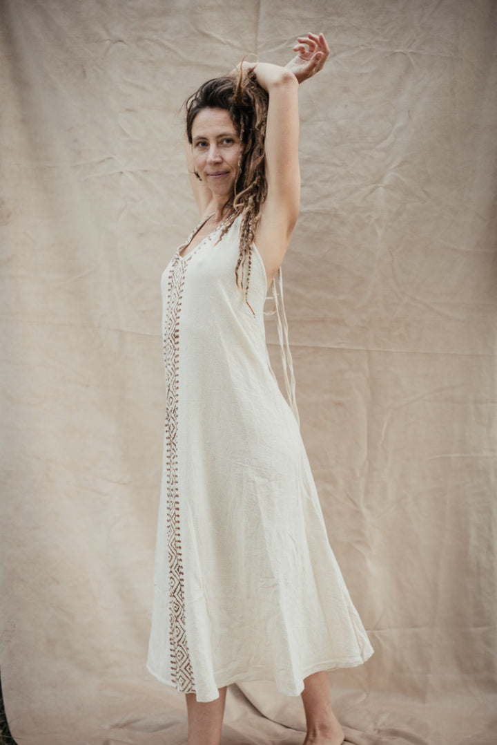 Kleid TARA aus Hanf-Leinen | naturweiß mit Blockprints