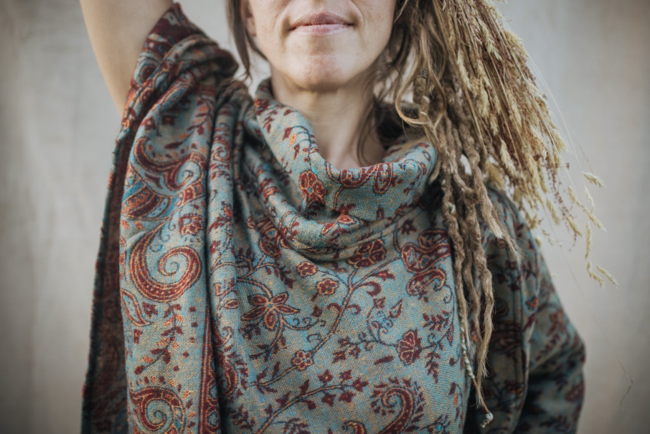 Kuscheliger Poncho Flora | Für Damen | Türkis/Orange/Rot | Warmer Überwurf